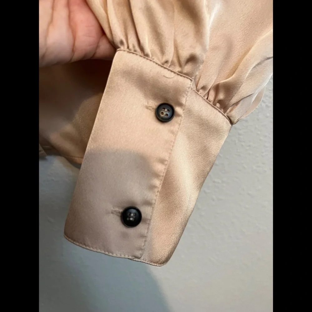 #1597 Anthropologie Sanctuary Satin Extended Cuff Beige Blouse Large